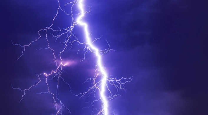 Alerta amarilla en Honduras por lluvias y onda tropical. Precaución y evacuación en 11 departamentos. Tormentas eléctricas