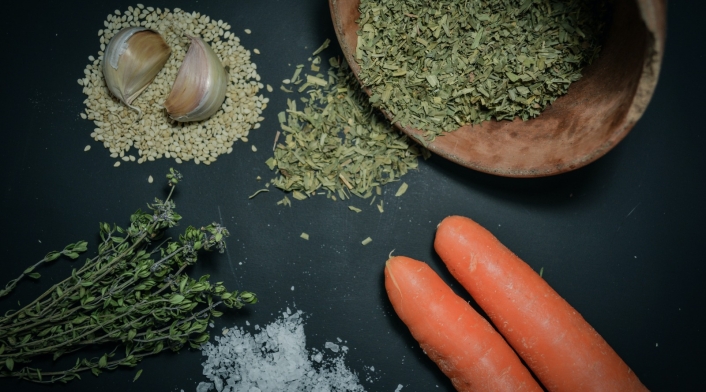 Demasiada sal aumenta la presión arterial y está asociada con un mayor riesgo cardiovascular Alimentos con sal