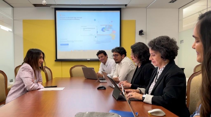 Laura Sarabia en Washington