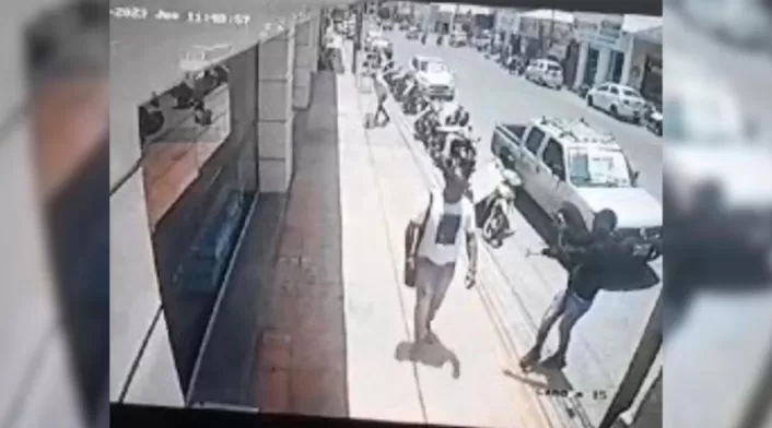 Este caso delincuencial quedó registrado en cámaras de seguridad del sector.