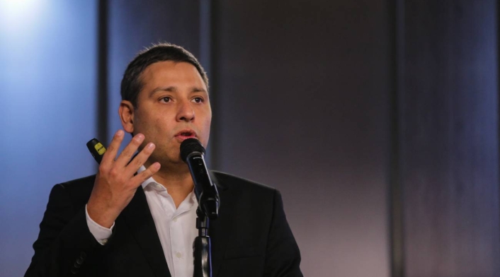 Mauricio Lizcano destaca que la subasta no solo es sobre espectro, sino también una inversión significativa Mauricio Lizcano