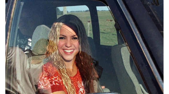 Shakira en un vehículo. Shakira optó por un carro familiar para movilizarse en Miami