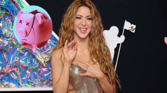 Shakira aparece con un vestido dorado en los MTVMAs 2023