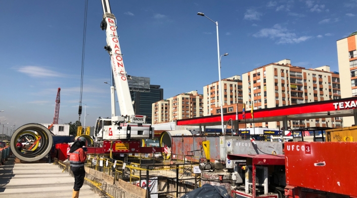 Tubería en la Avenida 68