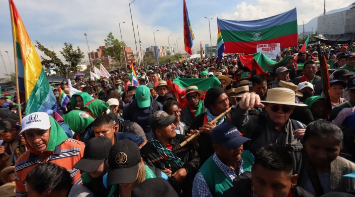 Marchas en Bogotá a favor del Gobierno - Indígenas Bogotá Marchas en Bogotá a favor del Gobierno - Indígenas Bogotá