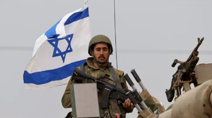 Soldado israelí cerca de la frontera con Gaza.