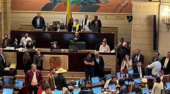 Aprueban primeros artículos