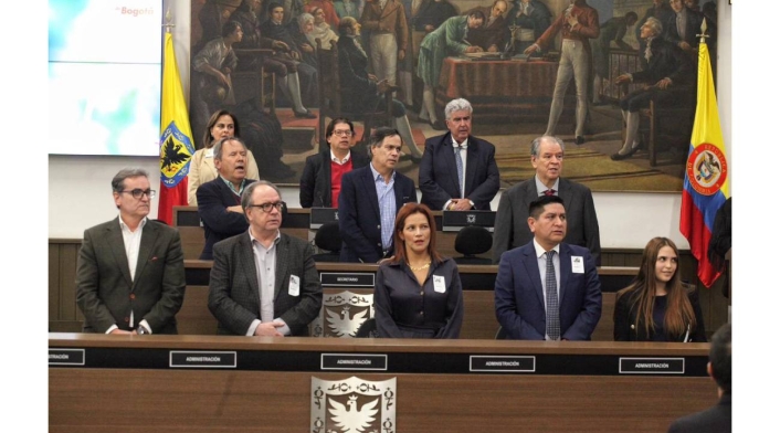 Fernando Molina, presidente de RCN Radio, condecorado por el Concejo de Bogotá.
