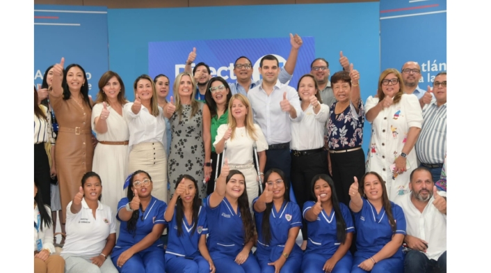 Gobernadora del Atlántico entregó becas universitarias Gobernadora del Atlántico entregó becas universitarias
