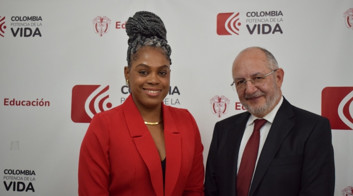 La ministra de Educación Nacional, Aurora Vergara Figueroa, posesionó como nuevo viceministro de Educación Superior al académico Alejandro Álvarez Gallego.