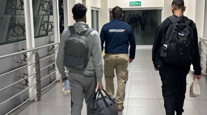 Dos británicos expulsados de Colombia Dos británicos expulsados de Colombia