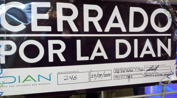 Cierre de Jumbo en centro comercial Santafé