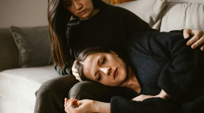 Corazón roto. una ruptura puede hacer que literalmente le duela el corazón Corazón roto. una ruptura puede hacer que literalmente le duela el corazón