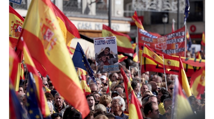 Protesta en España Miles de personas se manifestaron este domingo en toda España en contra de la amnistía a independentistas catalanes