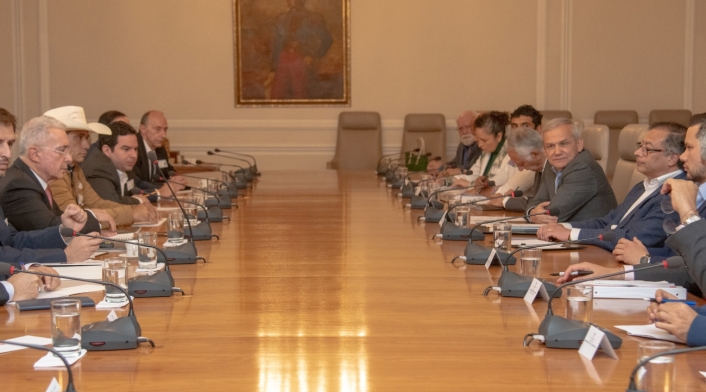 Reunión entre Gustavo Petro y Álvaro Uribe en Palacio