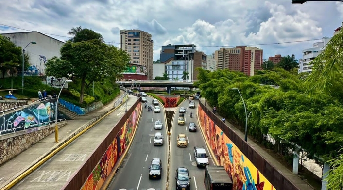 Mural sobre el túnel mundialista