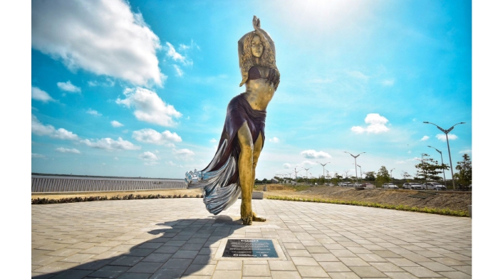 Monumento de Shakira Shakira manifiesta su alegría por su monumento en Barranquilla
