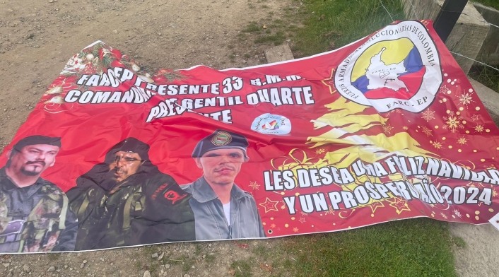 Encuentran pancarta de las FARC cerca a Bogotá