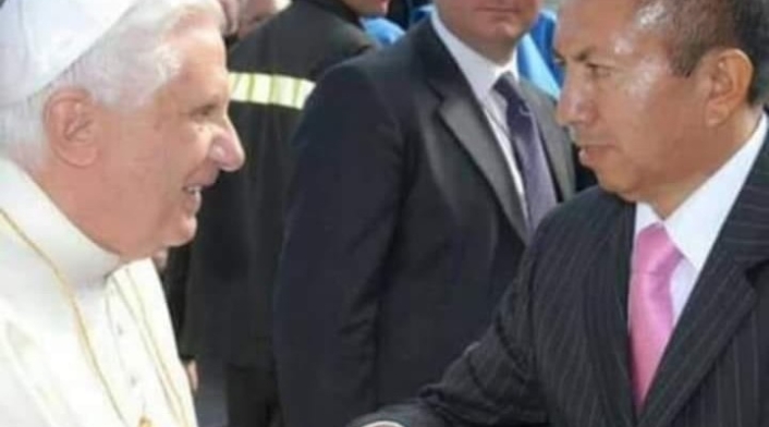 El sastre caleño con el Papa Benedicto XVI