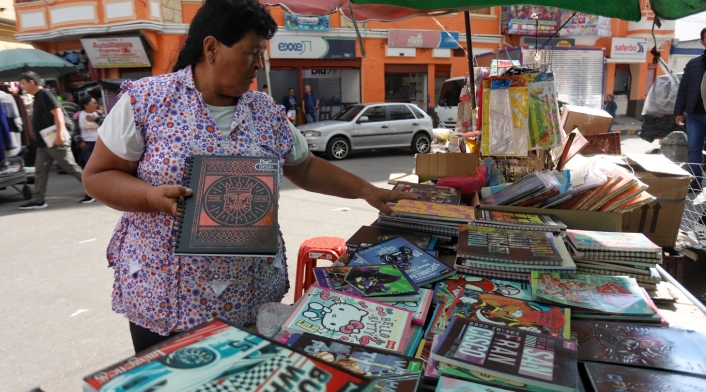 Venta de útiles escolares en San Victorino