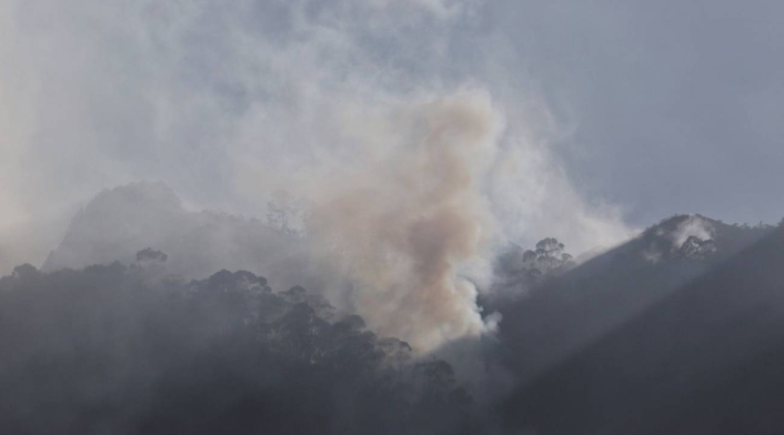 Incendio forestal en los cerros orientales de Bogotá Incendio forestal en los cerros orientales de Bogotá
