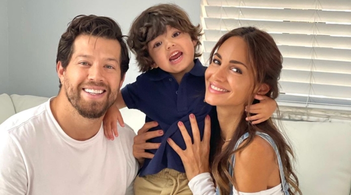 Valerie Domínguez Valerie Domínguez con su esposo e hijo