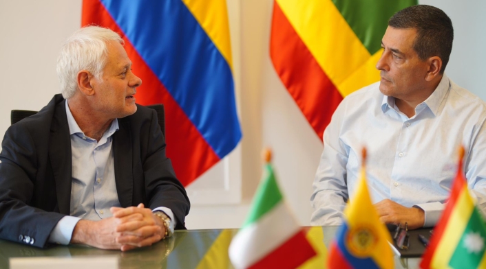 Dumek Turbay con el embajador de Italia
