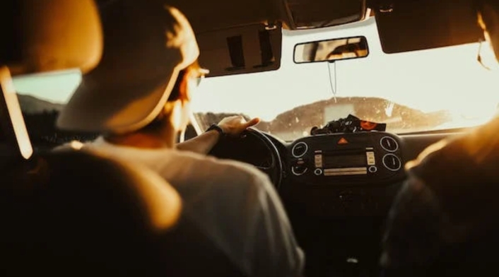 Conducir ¿Cuál es la multa si escucho música a alto volumen en el carro?