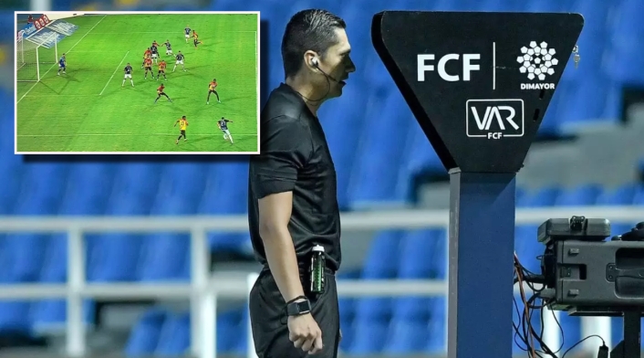 Crisis arbitral en el fútbol colombiano: la solución que proponen los propios futbolistas Crisis arbitral en el fútbol colombiano: la solución que proponen los propios futbolistas
