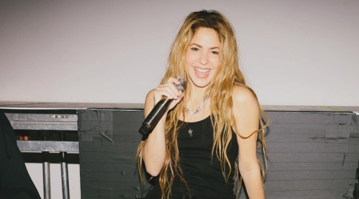 Shakira Shakira