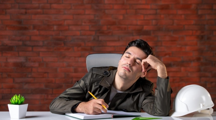 Trabajo en casa - sueño en el trabajo Trabajo en casa - sueño en el trabajo