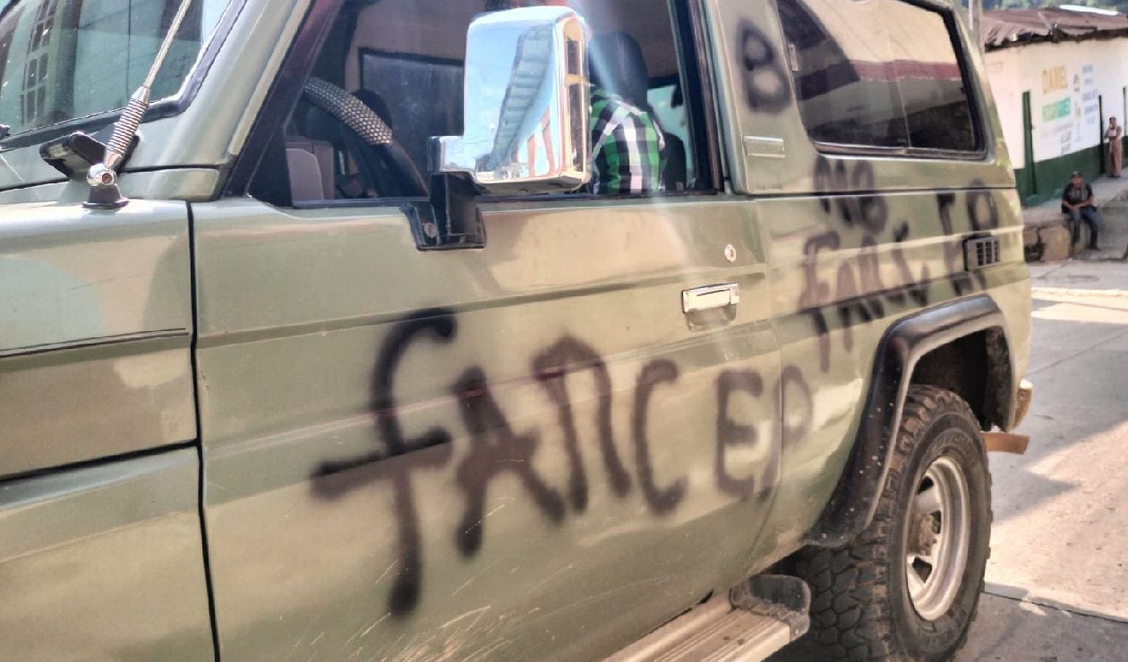 Vehículo marcado por disidentes de las Farc