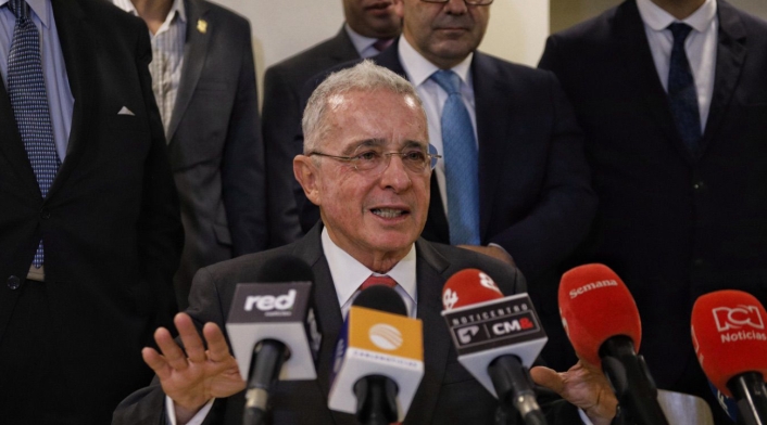 Álvaro Uribe Álvaro Uribe