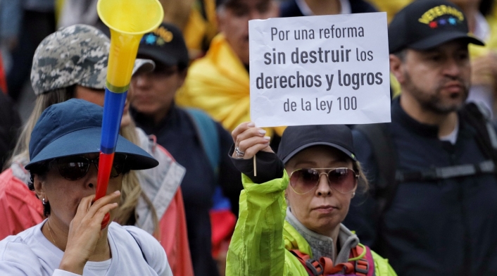 Marchas contra Petro