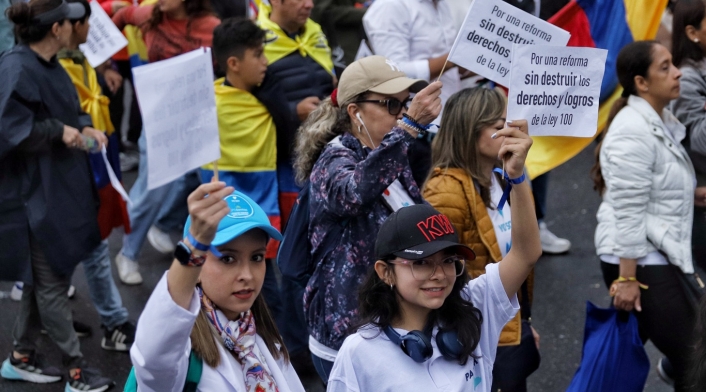 Marchas contra Petro