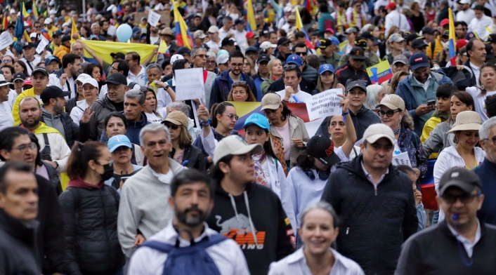 Marchas contra Petro