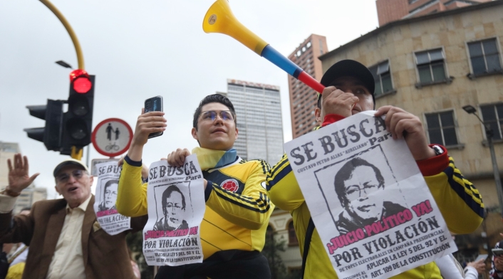 Marchas contra Petro