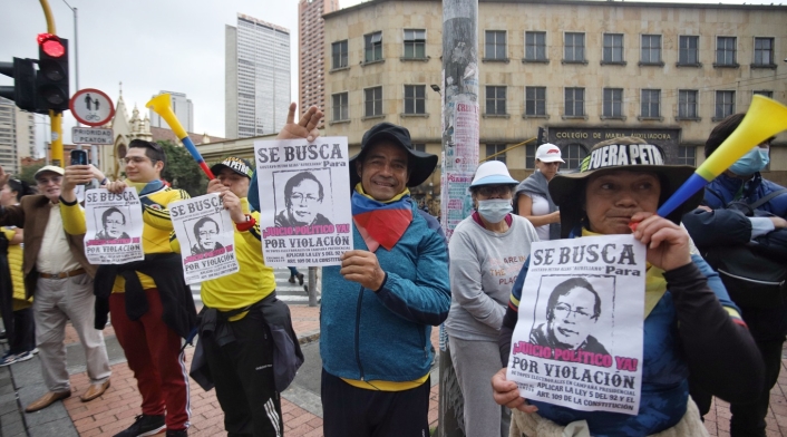 Marchas contra Petro