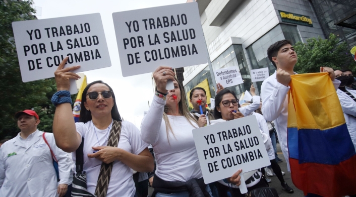 Marchas contra Petro