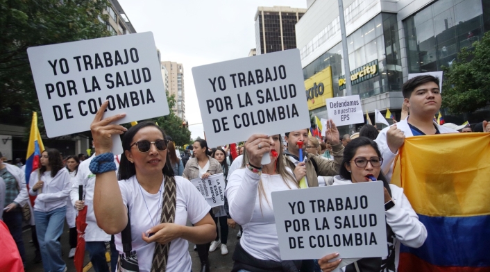 Marchas contra Petro