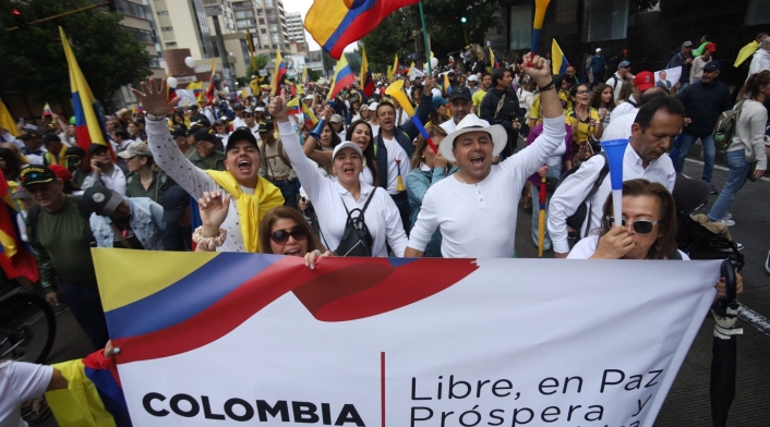 Marchas contra Petro