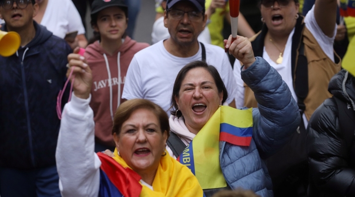 Marchas contra Petro