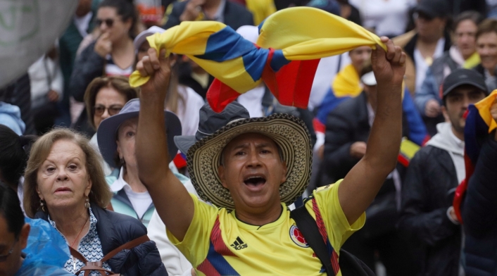 Marchas contra Petro