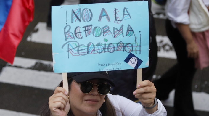 Marchas contra Petro