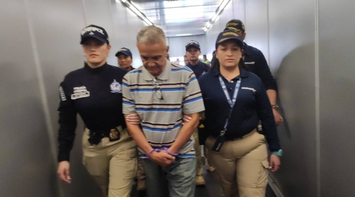 Llegada de Jaime Saade a Colombia tras extradición desde Brasil Llegada de Jaime Saade a Colombia tras extradición desde Brasil
