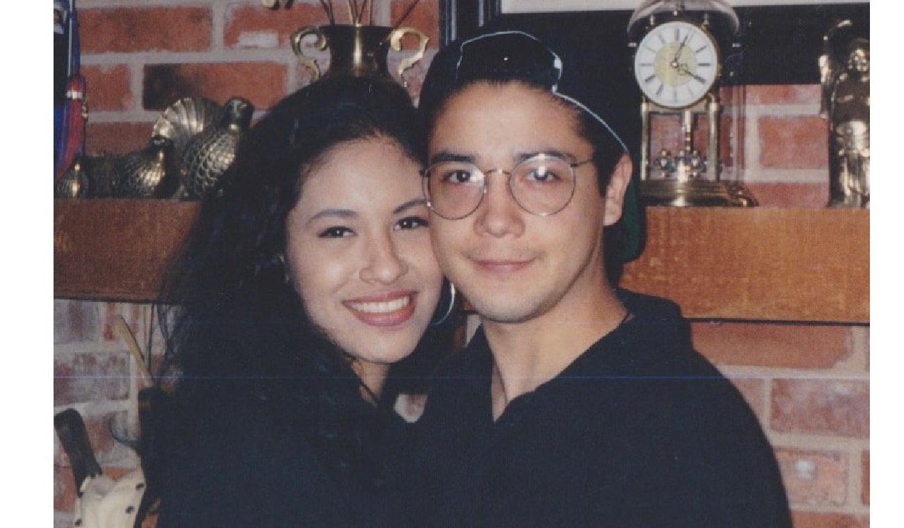 Cómo luce hoy Chris Pérez, el esposo de Selena Quintanilla?