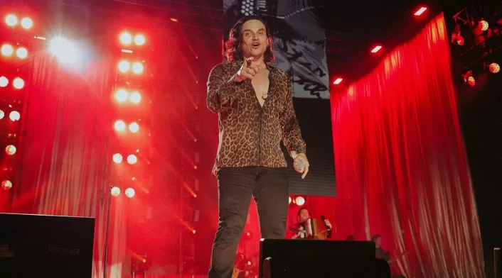 Medellín disfruta del poder de Silvestre Dangond: El 'Tour Ta Malo' llena la ciudad de música y baile Silvestre Dangond en Medellín