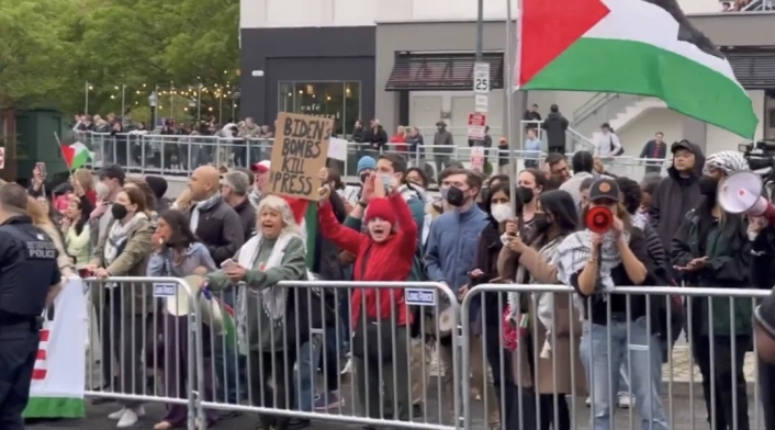 Manifestantes en contra del Gobierno de Estados Unidos