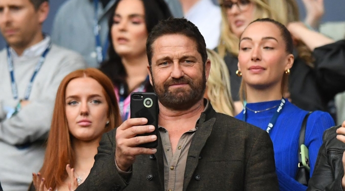 Gerard Butler casi muere con la apiterapia. Gerard Butler