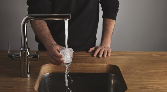 Racionamiento de agua en Bogotá Galán analiza medidas más restrictivas si no baja el consumo de agua en Bogotá